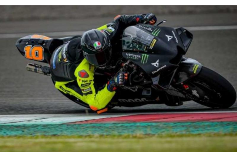 Tes Pramusim MotoGP 2022 Mandalika: Adik Tiri Valentino Rossi Tercepat Hari Ke-2 Dikuntit Marquez dan Vinales