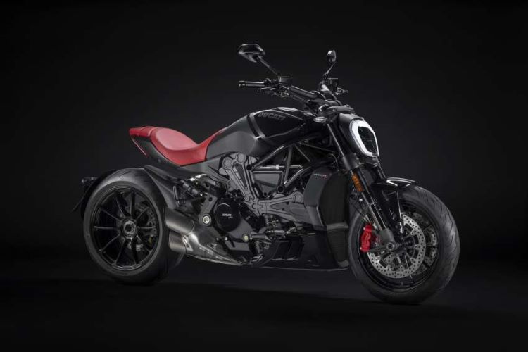Tampilan motor Ducati XDiavel Nera model 2022 yang diproduksi sangat terbatas