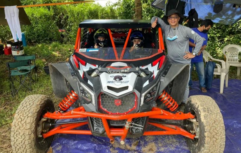 Bintang dan Tiffiany Barlean disupport langsung sang ayah, Frans Barlean di ajang Sprint Rally Yogyakarta 2022 Istimewa. (foto : ist)