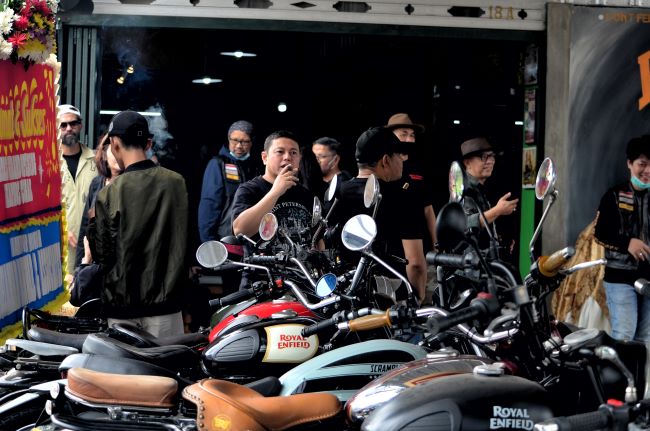 Persiapan komunitas Royal Riders Indonesia yang siap melakukan touring menuju Jawa Timur