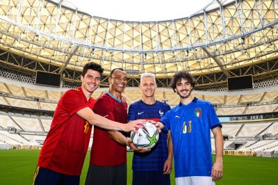 Cafu (Brasil) bersama trio Joan Mir, Fabio Quartararo dan Francesco Bagnaia di Stadion Losail, Qatar. (Foto: dornasports)