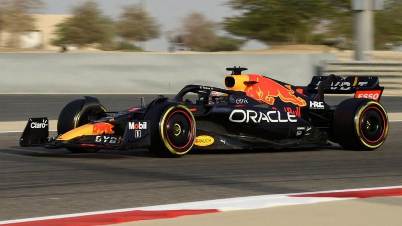 RB18 besutan Max Verstappen saat melakukan tes pra musim F1 2022 di Bahrain. (Foto: formula1)