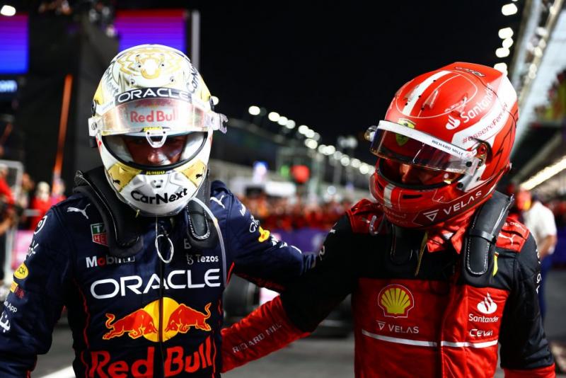 Max Verstappen (Red Bull) dan Charles Leclerc (Ferrari), dua bintang satu generasi yang beri warna khusus di musim F1 2022. (Foto: f1)