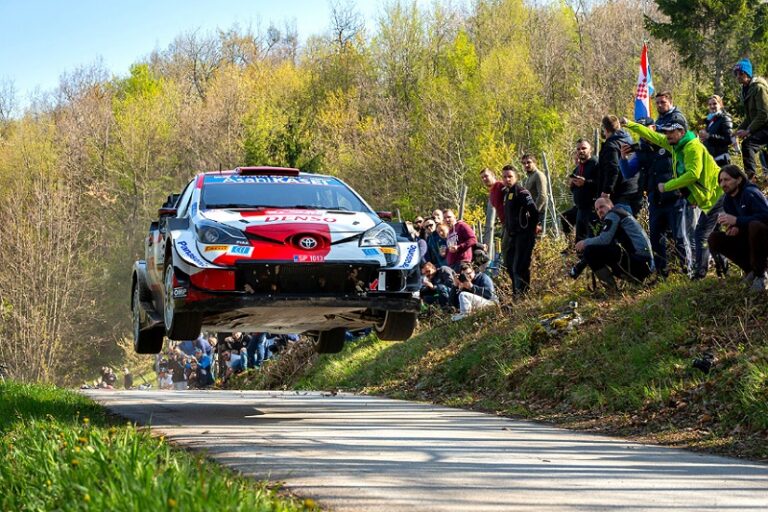 Toyota Yaris Rally1 kembali ditantang Hyundai i20 Rally1 di trek aspal Rally Kroasia 2022. (Foto: toyotagazooracing)