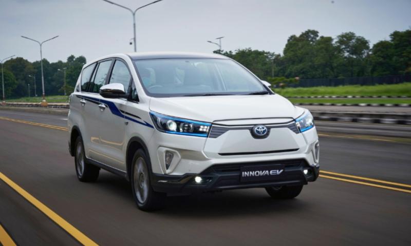 Toyota memperkenalkan Kijang Innova EV Concept di ajang IIMS Hybrid 2022 sebagai bagian dari memperkuat komitmen ramah lingkungan