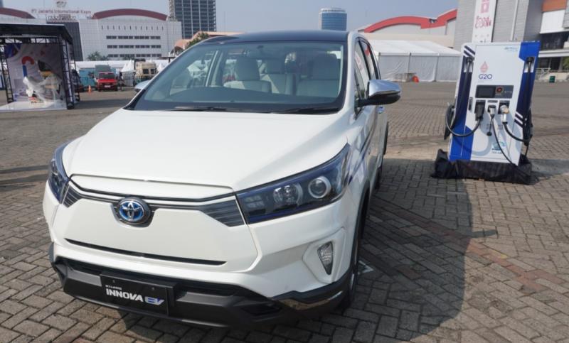 Enam model kendaraan Toyota telah berstandar Emisi Euro 4, di sisi lain Kijang Innova EV Concept diperkenalkan perdana di IIMS Hybrid 2022 