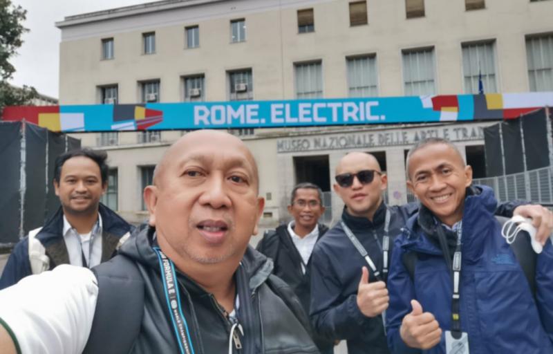 Dari kiri Bagoes Hermanto, Rio Sarwono, Arief Budiarto, Ananda Mikola dan Dani Sarwono studi banding ke FE Roma Italia
