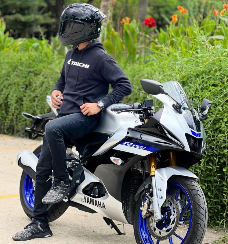 Pembalap Juara Oneprix 2021 Ini Kendarai Yamaha All New R15M Connected-ABS Untuk Mobilitas Keseharian
