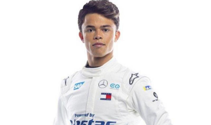 Nyck de Vries, kembali bangkit dengan menjuarai Berlin E-Prix 2022 race 2 sekaligus menyongsong Jakarta E-Prix 2022, 4 Juni depan. (foto : mercedes)