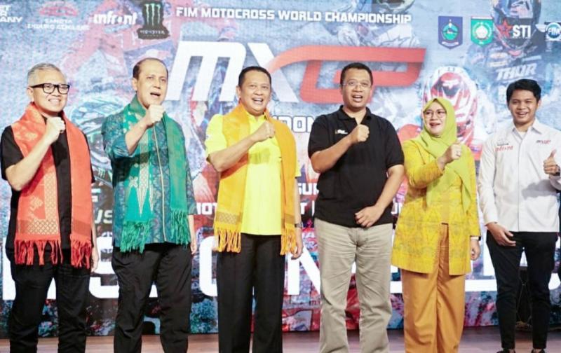 Ketum IMI Bamsoet dan Gubernur NTB Zulkieflimansyah meresmikan kick off Kejuaraan Dunia Motocross MXGP 2022 di Samota, Sumbawa, NTB, 24-26 Juni 2022