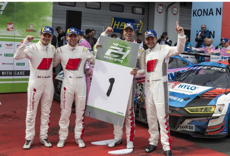 Robin Frijns (kedua dari kiri), menang di 24 Hours of Nuerburgring, Jerman. (Photo by: Audi Press