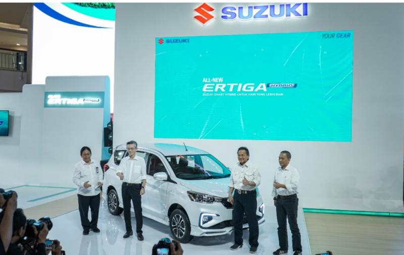 Peluncuran All New Ertiga Hybrid merupakan mobil elektrifikasi pertama Suzuki di atrium Mal Kelapa Gading 3 Jakarta hari ini 
