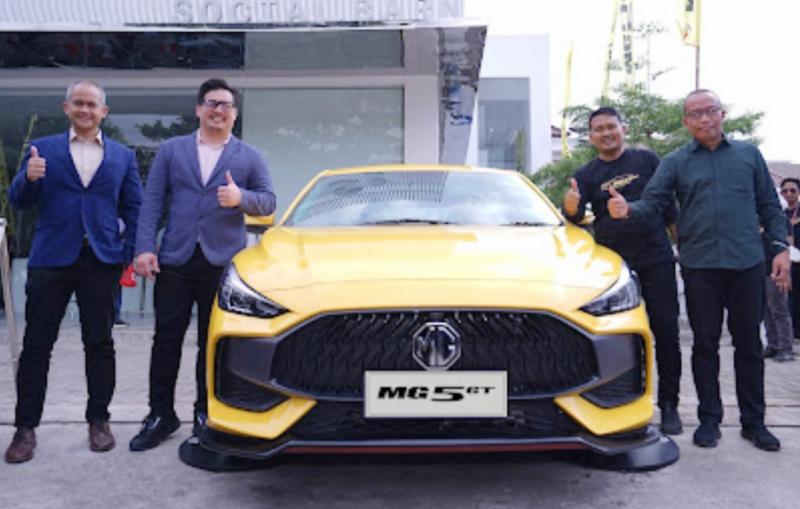 MG 5 GT tampil dengan desain sporty dan stylish, menggoda para millennial di Makassar, Sulawesi Selatan