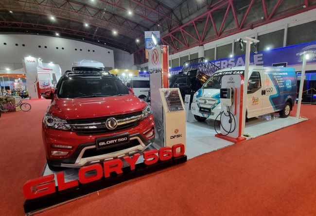 Display ragam mobil DFSK di Jakarta Fair 2022, JIExpo, Kemayoran