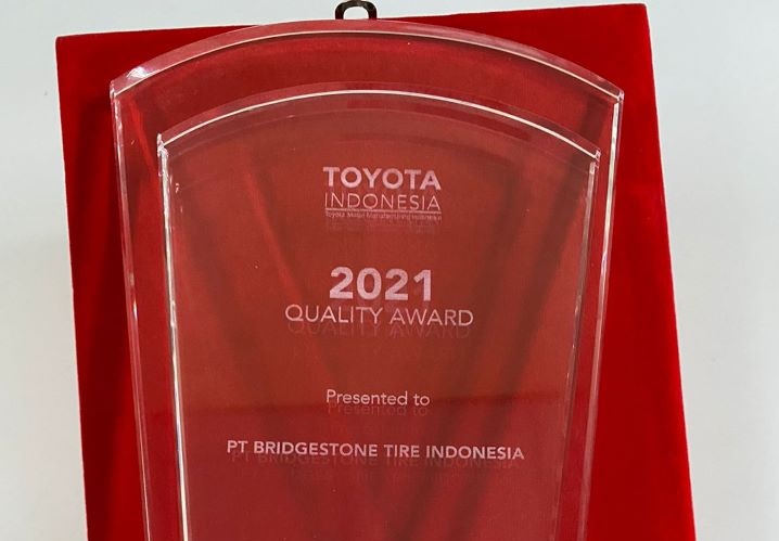 Penghargaan Quality Award dari Toyota Motor untuk Bridgestone Indonesia