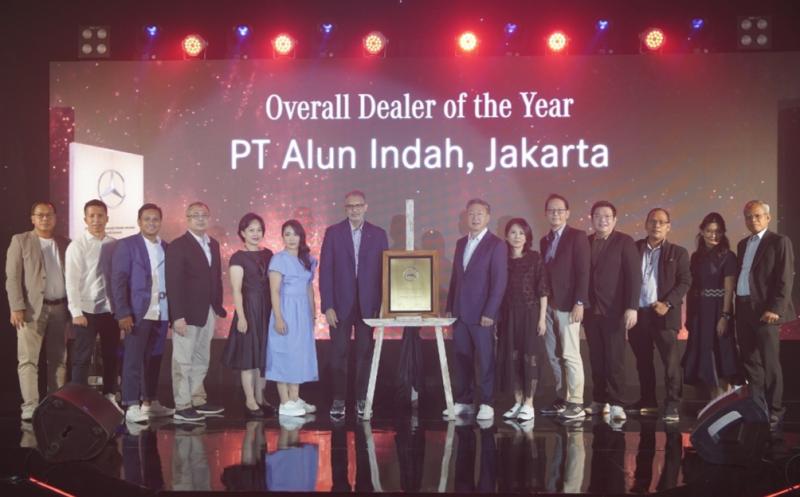 PT Alun Indah Dinobatkan Sebagai Mercedes-Benz Truck dan Bus Dealer of the Year 2021