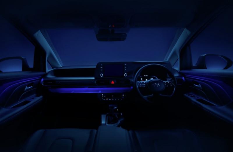 Hyundai Stargazer hadirkan interior lapang dengan ruang penyimpanan praktis   