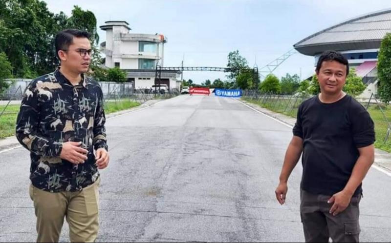 Wendi Sofyan (kanan) didukung anggota DPD RI dari Riau, Edwin siap gelar event balap motor bergengsi di sirkuit Bangkinang, Riau. (foto : ist)
