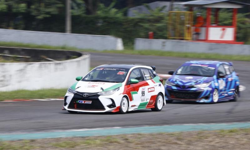 Andalkan Toyota Yaris, pembalap tim KDRT M Ichsan berhasil merebut juara 2 ITCR Max Master putaran 2 ISSOM 2022 di Sentul International Circuit, Bogor, Minggu (3/7/2022)
