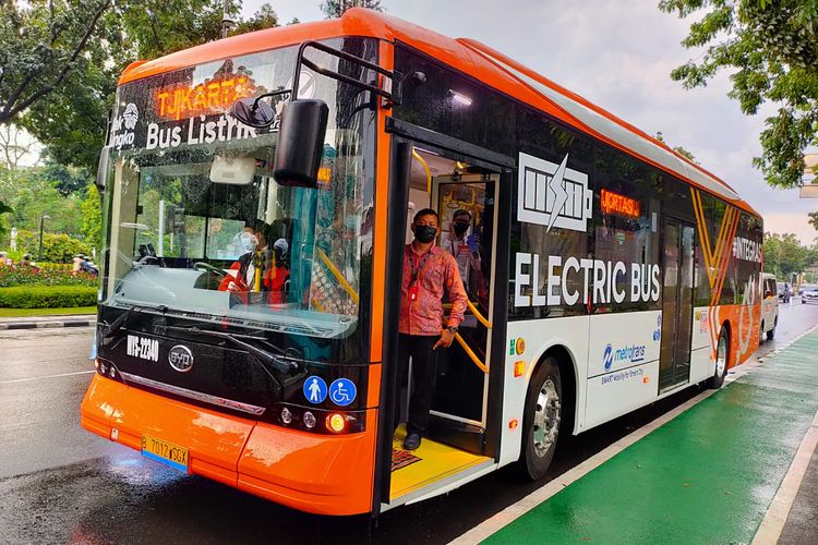 Bus listrik yang menjadi pendukung mobilitas publik yang hemat energi