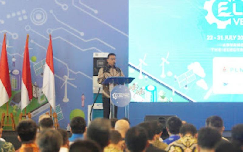 Jenderal TNI (P) Moeldoko membuka secara resmi PERIKLINDO Electric Vehicle Show 2022 di JI-Expo Kemayoran Jakarta hari ini, industri otomotif Indonesia sambut era elektrifikasi