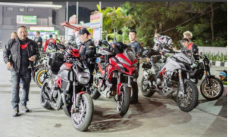 Touring Ducati Official Club Indonesia (DOCI) menjelajah Pulau Jawa