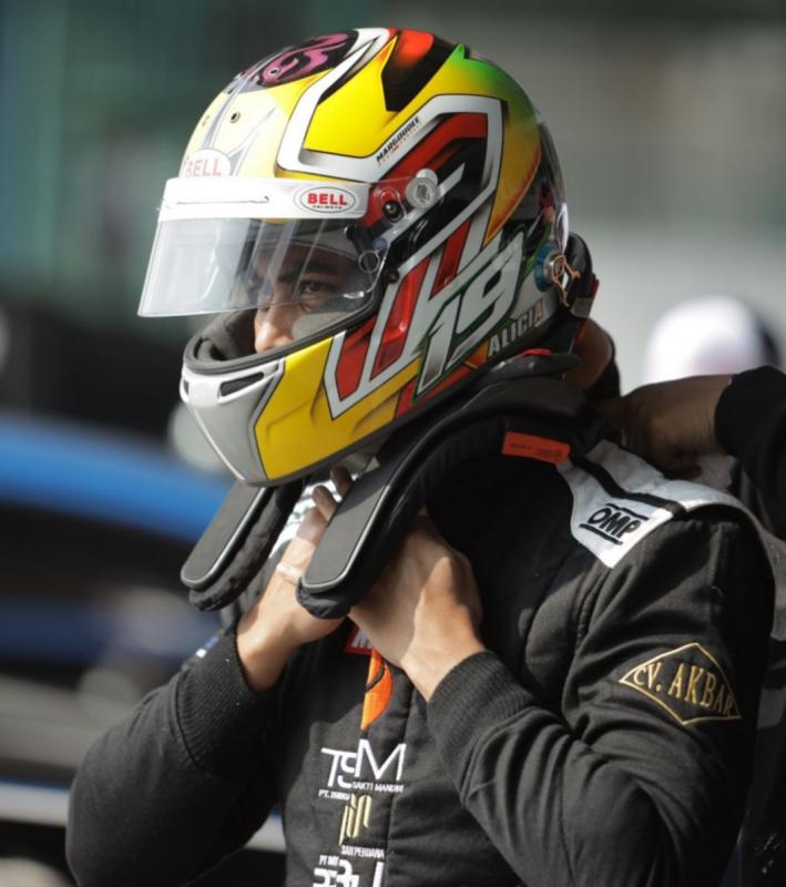 M Rizky Padila dari HY33 Racing Team, masih jetlag sepulang dari Eropa tetap hajar latihan hadapi putaran 3 ISSOM 2022 di Sentul International Circuit Bogor