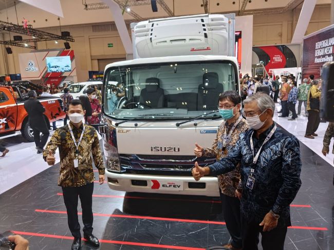 Isuzu jamin persediaan spareparts dukung operasional truk terjamin di seluruh wilayah Indonesia