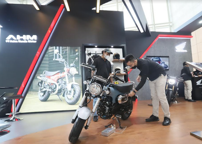 Honda motor bawa motor ikonik dan ragam produk andalannya ke pameran GIIAS 2022 di ICE BSD City, Tangerang