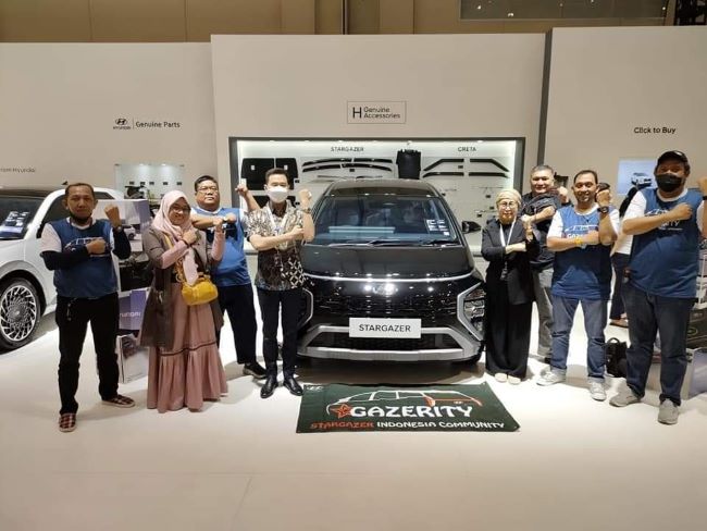 Para founder Gazerity hadir di booth Hyundai GIIAS 2022 untuk mendeklarasikan diri sebagai komunitas