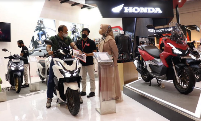 Deretan motor Honda yang menghiasi booth Honda Astra Motor di GIIAS 2022