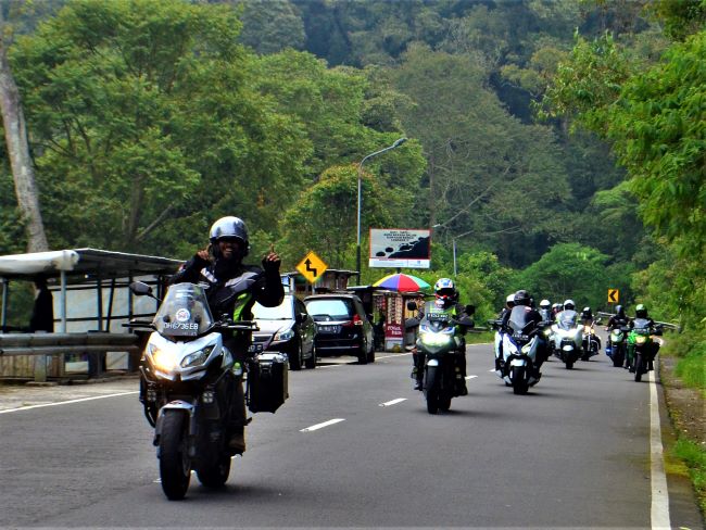 Komunitas Muslim Biker Indonesia dalam touring Journey To Jannah rute Jakarta-Bali