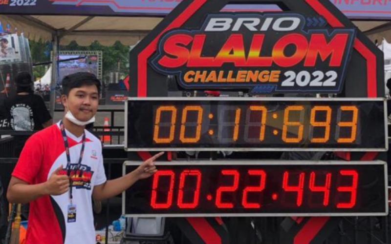 Muhammad Hirzi Alief Islami Pasila, peslalom belia Palembang yang meraih juara 1 kelas komunitas Performance Drive di Brio Speed Challenge 2022 Surabaya