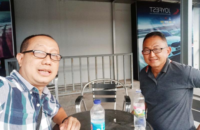 Mobilinanews saat berbincang dengan Irawan Sucahyono (kanan), pengelola Sirkuit Formula E Jakarta baru-baru ini