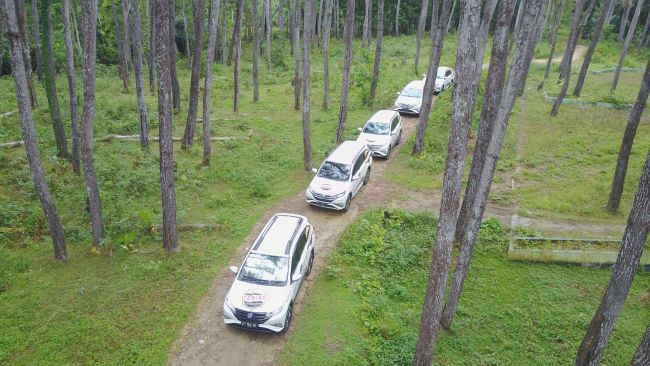 Deretan mobil Daihatsu Terios 7 Wonders dalam eksplotasi keindahan Baubau, Sulawesi Tenggara