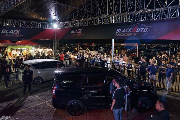 Keseruan kontes Audio Car di gelanggang Blackauto Battle 2022 di Kota Solo, Jawa Tengah