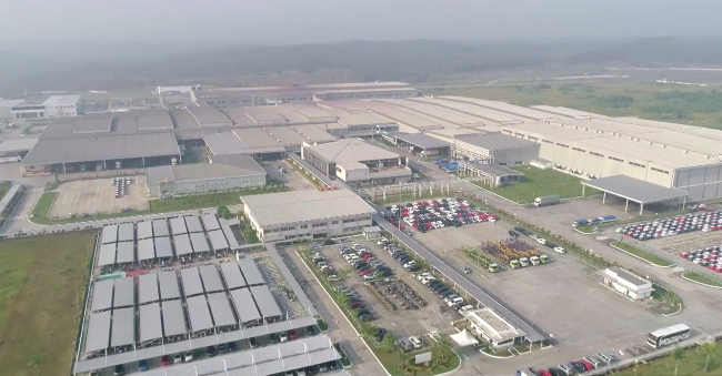 Salah satu fasilitas pabrik perakitan mobil di PT Astra Daihatsu Motor, Karawang Assembly Plant, Jawa Barat