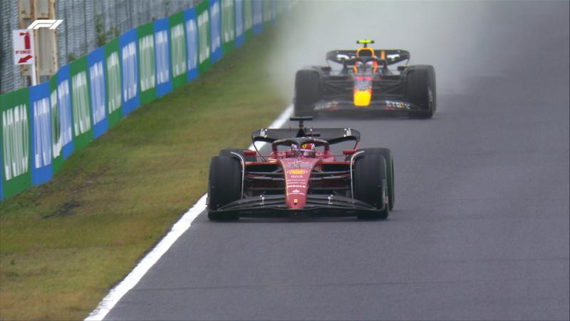 Charles Leclerc versus Sergio Perez yang menghasilkan penalti kontroversial di GP Jepang 2022. (Foto: f1) 