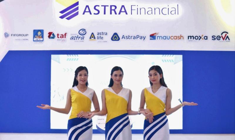Para panitia Astra Financial jelang penutupan GIIAS 2022 Medan.