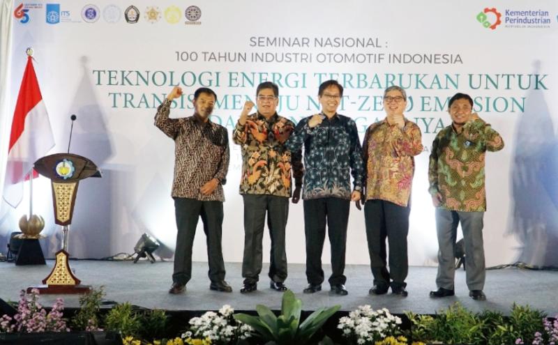 Toyota Motor Manufacturing Indonesia (TMMIN) menggelar seminar Peran Strategis Transisi Energi Menuju Netralitas Karbon di Institut Teknologi Surabaya, Jawa Timur