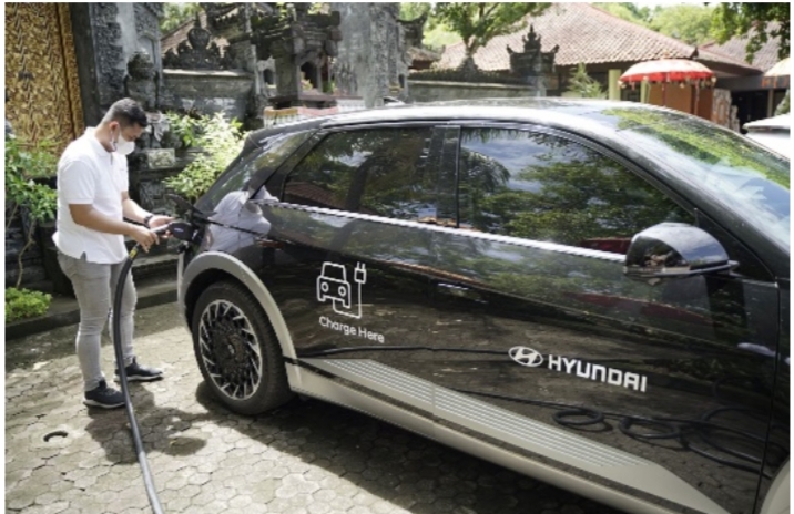 Hyundai menyediakan fasilitas Mobile Charging dan Mobile Service selama berlangsungnya KTT G20 di Bali
