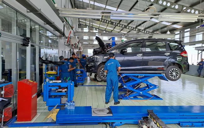 Teknisi Suzuki tangani mobil konsumen agar tetap prima