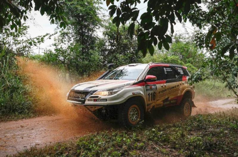 Toyota Fortuner andalan tim Toyota Gazoo Racing Indonesia - TCD Asia Pacific saat melibas di SS4 AXCR 2022. (foto ; agung tgri)