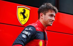Charles Leclerc, kecewa tapi masih cinta pada Ferrari. (Foto: ist)