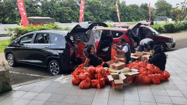 Anak komunitas GAZERITY mengalirkan bantuan ke warga terdampak gempa Cianjur