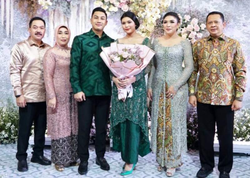 Putri Ketua MPR RI dan Ketum IMI Pusat Bamsoet dilamar Putra Wakapolda Nusa Tenggara Barat di Jakarta, Minggu (11/12/2022)