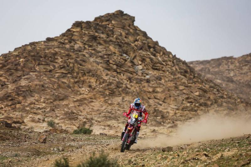 Hari pertama Dakar 2023 di Saudi Arabia, langsung menelan korban, justru sang juara bertahan pengguna nomor start 1. (Foto: dakar) 