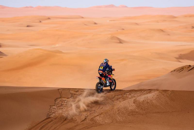 Toby Price (Australia/KTM) tanpa kemenangan stage tetap  kuat di 3 Besar klasemen sementara Dakar 2023. (Foto: dakar)