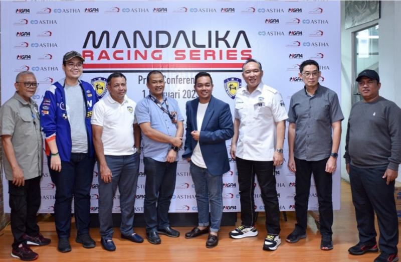 Figur para kreator dan eksekutor Kejurnas Balap Motor SportBike 2023 bertajuk Mandalika Racing Series di Pertamina Mandalika Internation Circuit Lombok NTB