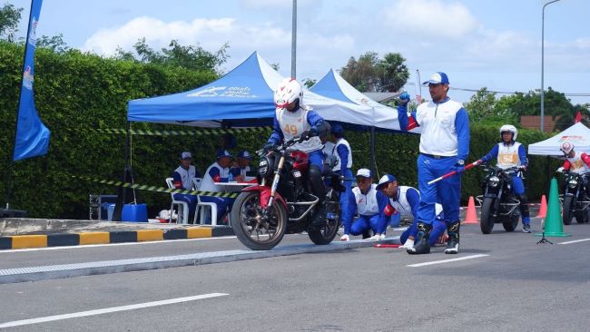 Instruktur Astra Honda Motor Ukir Prestasi Kompetisi Safety Riding Internasional di Thailand